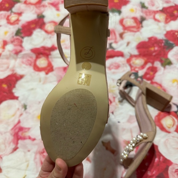 Chinese Laundry Pearled Heels - Picture 4 of 8